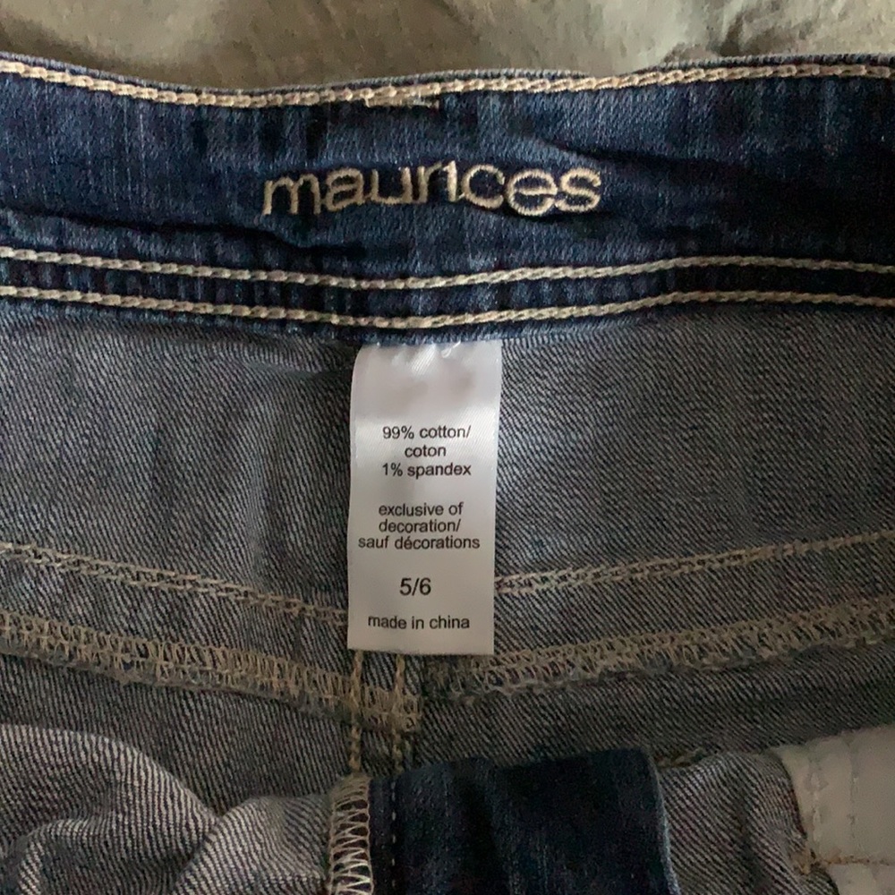 Shorts - Picture 2 of 3